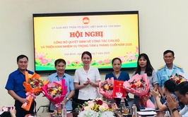 Công bố Quyết định thành lập cơ quan Ủy ban MTTQ Việt Nam xã Vân Đình - Thành phố Hà Nội