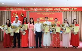Trạm y tế phường Khương Đình công bố các quyết định về công tác tổ chức và cán bộ