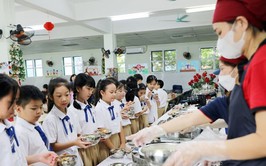 Hơn 3.000 tỷ đồng hỗ trợ bữa ăn bán trú cho học sinh tiểu học Hà Nội