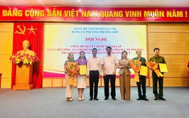 Hội nghị công bố, trao Quyết định thành lập Đảng bộ Công an, Chi bộ Quân sự và Chi bộ Trạm Y tế phường Phương Liệt