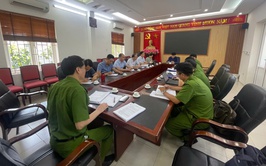 Phòng cảnh sát phòng cháy chữa cháy và cứu nạn cứu hộ công an TP. Hà Nội làm việc với UBND xã Bát Tràng về công tác phòng cháy chữa cháy trên địa bàn xã