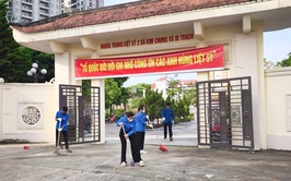 UB MTTQ xã Hoài Đức và các tổ chức chính trị-xã hội ra quân vệ sinh Đài tưởng niệm, nghĩa trang liệt sĩ