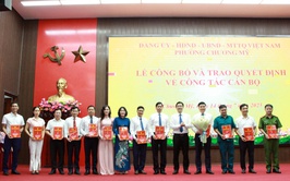 Chương Mỹ công bố và trao quyết định về công tác cán bộ; Triển khai kế hoạch Đại hội các Đảng bộ, Chi bộ trực thuộc tiến tới Đại hội đại biểu Đảng bộ phường Chương Mỹ lần thứ I, nhiệm kỳ 2025 - 2030