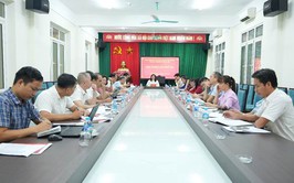 Phù Đổng thảo luận, góp ý vào Dự thảo báo cáo chính trị trình Đại hội Đảng bộ xã.