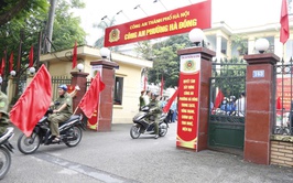 Phường Hà Đông tổ chức lễ ra quân kiểm tra, xử lý vi phạm, bảo đảm trật tự ATGT, TTCC, TTĐT và vệ sinh môi trường trên địa bàn phường
