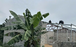 UBND xã Trần Phú: vận động gia đình ông Nguyễn Văn Tính tự tháo dỡ công trình vi phạm