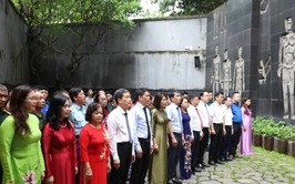 Phường Cửa Nam dâng hương tưởng niệm các anh hùng liệt sĩ