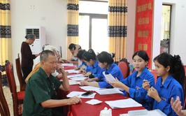 Xã Trần Phú: tổ chức kê khai hồ dơ trợ cấp hưu trí xã hội trên địa bàn  các thôn thuộc Hoàng Văn Thụ cũ