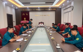 Đồng chí Nguyễn Việt Hà- TUV, Bí thư Đảng ủy xã dự giao ban Chi bộ Quân sự xã Gia Lâm