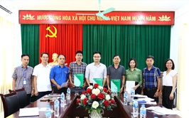 UBND xã Sơn Đồng làm việc với phòng giao dịch NHCS Hoài Đức về công tác ủy thác vay vốn