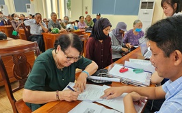 Xã Quang Minh hướng dẫn người dân kê khai hồ sơ 
hưởng trợ cấp hưu trí theo Nghị định 176 của Chính phủ
