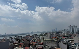 Ngày 17/7: Hà Nội ít mây, trời nắng nóng; đêm không mưa, trời oi bức