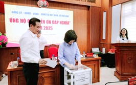 Đảng ủy- HĐND- UBND- UBMTTQ Việt Nam xã Thư Lâm tổ chức ủng hộ quỹ “ Đền ơn đáp nghĩa năm 2025”.