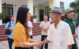 Xã Phú Nghĩa đưa đón 37 người có công đi điều dưỡng đợt 3 năm 2025