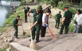 Phường Bạch Mai: đồng loạt ra quân tổng vệ sinh trong các ngõ xóm, nơi vui chơi công cộng, điểm di tích lịch sử