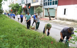 UBMTTQ và các đoàn thể phường Dương Nội ra quân tổng vệ sinh môi trường 