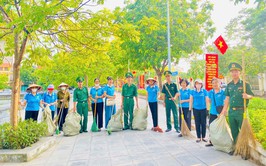 Phường Phú Diễn ra quân tổng vệ sinh môi trường, làm sạch không gian sống