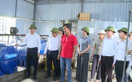 Chủ tịch UBND xã Kiều Trọng Sỹ kiểm tra tình hình ứng phó với thiên tai do ảnh hưởng của cơn bão số 3