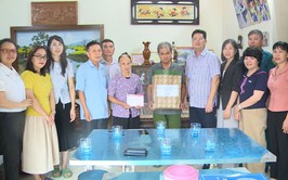 Lãnh đạo xã Phúc Lộc thăm, tặng quà các đối tượng chính sách, người có công trên địa bàn xã nhân dịp kỷ niệm 78 năm Ngày Thương binh – Liệt sỹ (27/7/1947-27/7/2025)