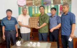 Hoạt động thăm, tặng quà cho các Thương binh, Bệnh binh, thân nhân gia đình chính sách, người có công trên địa bàn xã Thạch Thất nhân dịp kỉ niệm 78 năm ngày Thương binh, Liệt sĩ (27/7/1947 -27/7/2025)