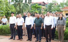 Lãnh đạo xã Quang Minh dâng hương, tưởng niệm các Anh hùng liệt sỹ