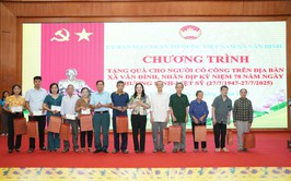 XÃ VÂN ĐÌNH TRAO TẶNG NHỮNG PHẦN QUÀ NHÂN KỶ 78 NĂM NGÀY THƯƠNG BINH – LIỆT SỸ