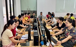 Cán bộ, giáo viên trường Mầm non Trần Phú tích cực sử dụng trí tuệ nhân tạo AI trong giáo dục và chuyển đổi số
