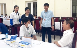 Phường Thanh Xuân tổ chức khám bệnh, chăm sóc sức khỏe cho đối tượng chính sách
