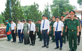 Xã Quốc Oai: Trang trọng tổ chức lễ viếng nghĩa trang liệt sĩ Sài Sơn nhân kỷ niệm 78 năm Ngày Thương binh - Liệt sĩ