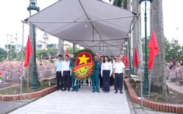 Xã Phù Đổng tổ chức Lễ viếng nghĩa trang Liệt sỹ nhân kỷ niệm 78 năm Ngày Thương binh – Liệt sỹ (27/7/1947 – 27/7/2025)