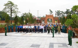 Phường Sơn Tây dâng hương viếng các anh hùng liệt sĩ