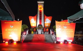 Đoàn thanh niên xã Phù Đổng thắp nến tri ân tưởng nhớ các mẹ Việt Nam anh hùng, các anh hùng, liệt sĩ