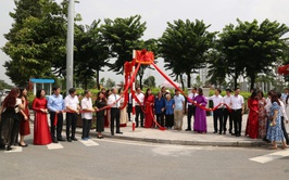 Phường Dương Nội gắn biển tên phố Phạm Khắc Hoè và Phan Hiền