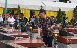 Xã Mê Linh dâng hương, tưởng niệm các anh hùng liệt sĩ