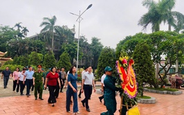 XÚC ĐỘNG LỄ DÂNG HƯƠNG TƯỞNG NIỆM CÁC ANH HÙNG LIỆT SĨ