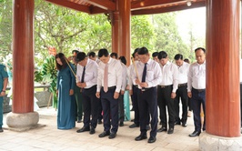 Trang nghiêm lễ dâng hương tưởng niệm các Anh hùng Liệt sĩ tại xã Thạch Thất