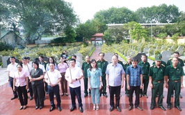 Đoàn lãnh đạo Đảng ủy - HĐND - UBND - UB MTTQ Việt Nam xã Thiên Lộc viếng Nghĩa trang liệt sỹ nhân kỷ niệm 78 năm ngày Thương binh - Liệt sỹ (27/7/1947 - 27/7/2025)