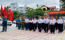 Phường Việt Hưng tổ chức dâng hương, tưởng niệm các Bà mẹ Việt Nam anh hùng, các anh hùng liệt sĩ nhân kỷ niệm 78 năm Ngày Thương binh - Liệt sĩ (27/7/1947 - 27/7/2025)