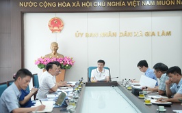 Đồng chí Chủ tịch UBND xã làm việc với Phòng Kinh tế xã về nhiệm vụ trọng tâm 6 tháng cuối năm 2025