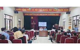 Đồng chí Phạm Xuân Toàn - Bí thư Đảng uỷ - Chủ tịch HĐND xã Thiên Lộc đối thoại với 32 hộ gia đình, cá nhân về công tác GPMB Dự án tuyến đường vào trường Tiểu học Thăng Long