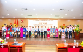UBND phường Cầu Giấy tổ chức gặp mặt, tặng quà cán bộ, công chức, người lao động là con em gia đình chính sách nhân dịp kỷ niệm 78 năm Ngày Thương binh - Liệt sỹ