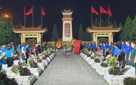 Tuổi trẻ Kiến Hưng thắp nến tri ân các anh hùng liệt sỹ
