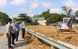 Người dân tự giác khắc phục hậu quả do sai phạm trên đất công