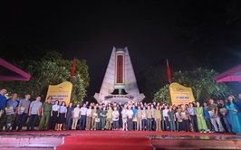 Phường Tây Hồ tổ chức Lễ thắp nến tri ân kỷ niệm 78 năm ngày Thương binh Liệt sỹ (27/7/1947-27/7/2025)