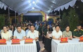 Xã Phúc Thọ tổ chức Lễ thắp nến tri ân các anh hùng liệt sỹ nhân dịp kỷ niệm 78 năm Ngày Thương binh – Liệt sỹ (27/7/1947-27/7/2025