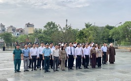 Lãnh đạo xã Đan Phượng dâng hương, hoa tưởng niệm các Anh hùng liệt sĩ nhân kỷ niệm 78  năm ngày Thương binh – Liệt sỹ