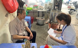 TRẠM Y TẾ BA ĐÌNH GIÁM SÁT CHẶT CHẼ TÌNH HÌNH VỆ SINH AN TOÀN THỰC PHẨM TẠI CÁC CƠ SỞ KINH DOANH THỨC ĂN ĐƯỜNG PHỐ