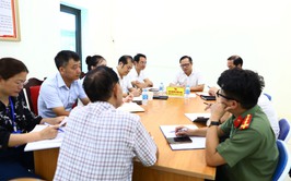 Đồng chí Nguyễn Trúc Anh - Thành ủy viên, Bí thư Đảng ủy, Chủ tịch HĐNĐ xã Sơn Đồng tiếp công dân định kỳ tháng 7/2025