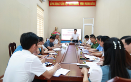 Tiểu ban Tổ chức, phục vụ Đại hội đại biểu Đảng bộ xã Ứng Thiên lần thứ I, nhiệm kỳ 2025 – 2030 nghe 03 Tổ giúp việc báo cáo công tác chuẩn bị