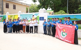 Đoàn Thanh niên xã Minh Châu khánh thành công trình tranh tường bích hoạ “Xanh – Văn minh – Hạnh phúc”